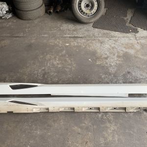 Genuine VE HSV E3 Maloo side skirts