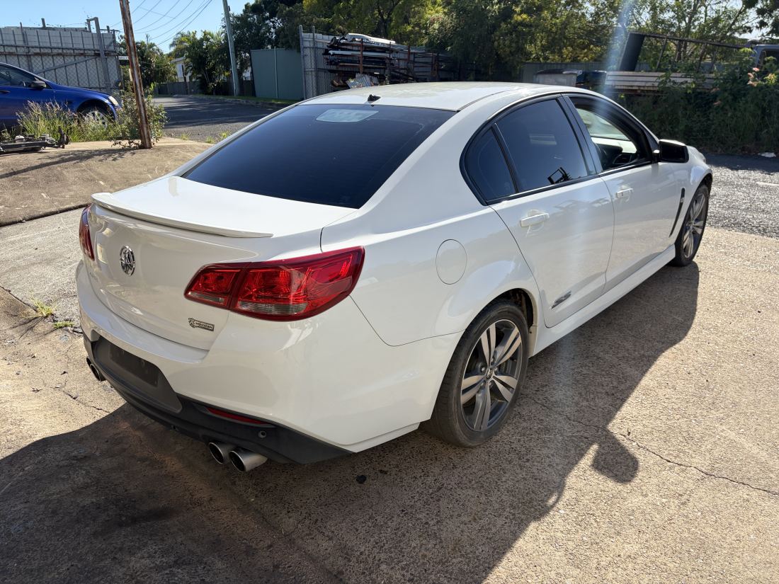 Wrecking 2014 W310 VF SS 6.0 L77 V8 engine TR6060 6 speed manual 83ks. Most parts available - Image 14