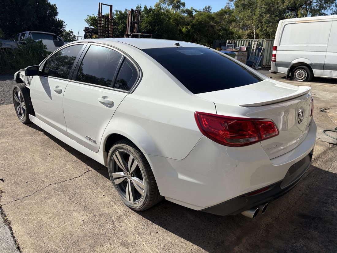 Wrecking 2014 W310 VF SS 6.0 L77 V8 engine TR6060 6 speed manual 83ks. Most parts available - Image 12