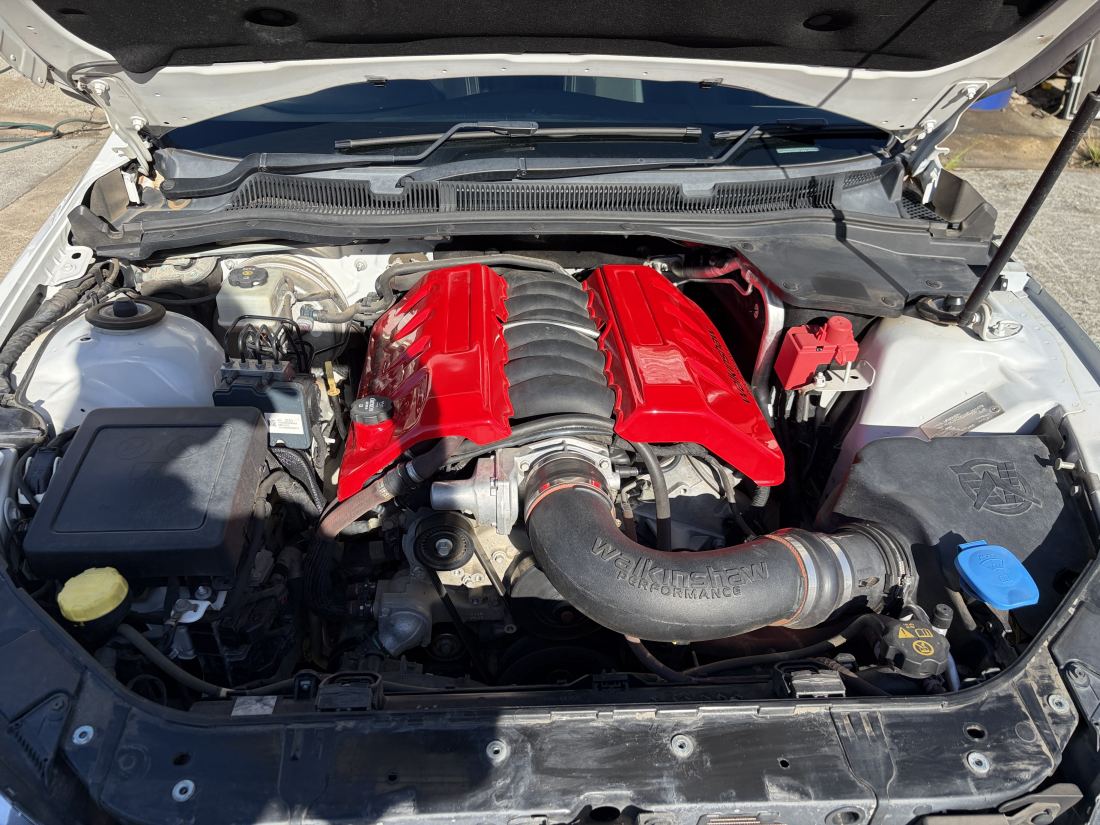 Wrecking 2014 W310 VF SS 6.0 L77 V8 engine TR6060 6 speed manual 83ks. Most parts available - Image 8