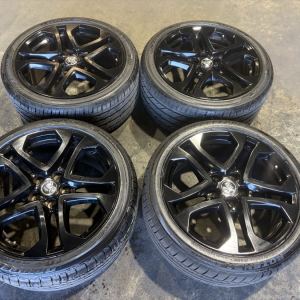 Genuine VF 2 SSV Redline 19x8.5 19x9 wheels and tyres