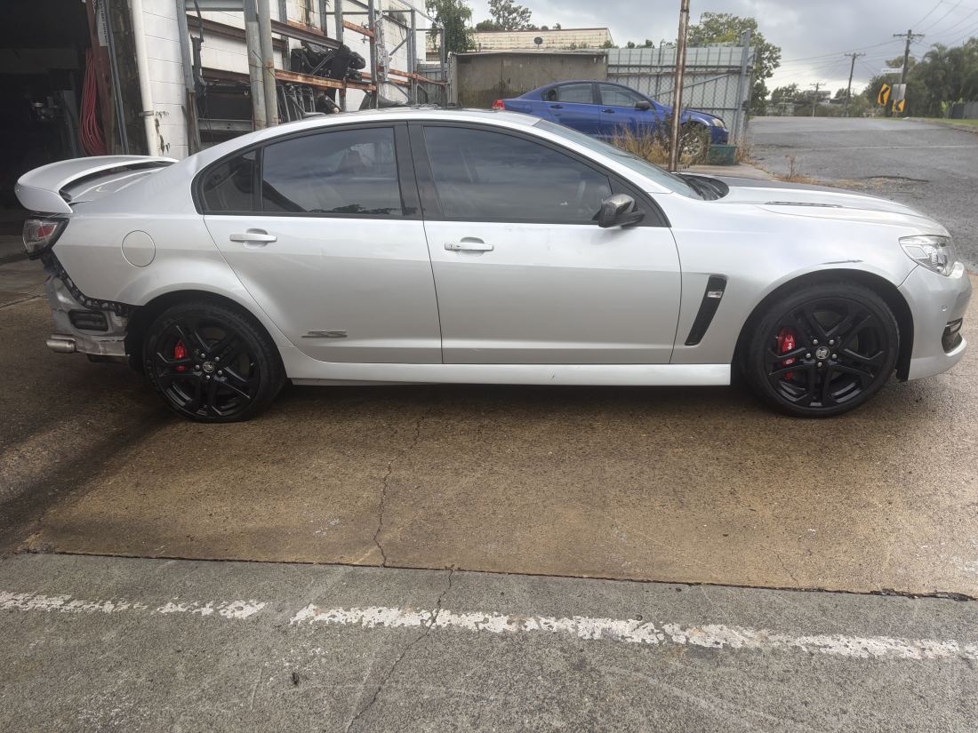 Wrecking 2017 VF 2 SSV Redline 6.2 LS3 V8 auto 69,000km - Image 3