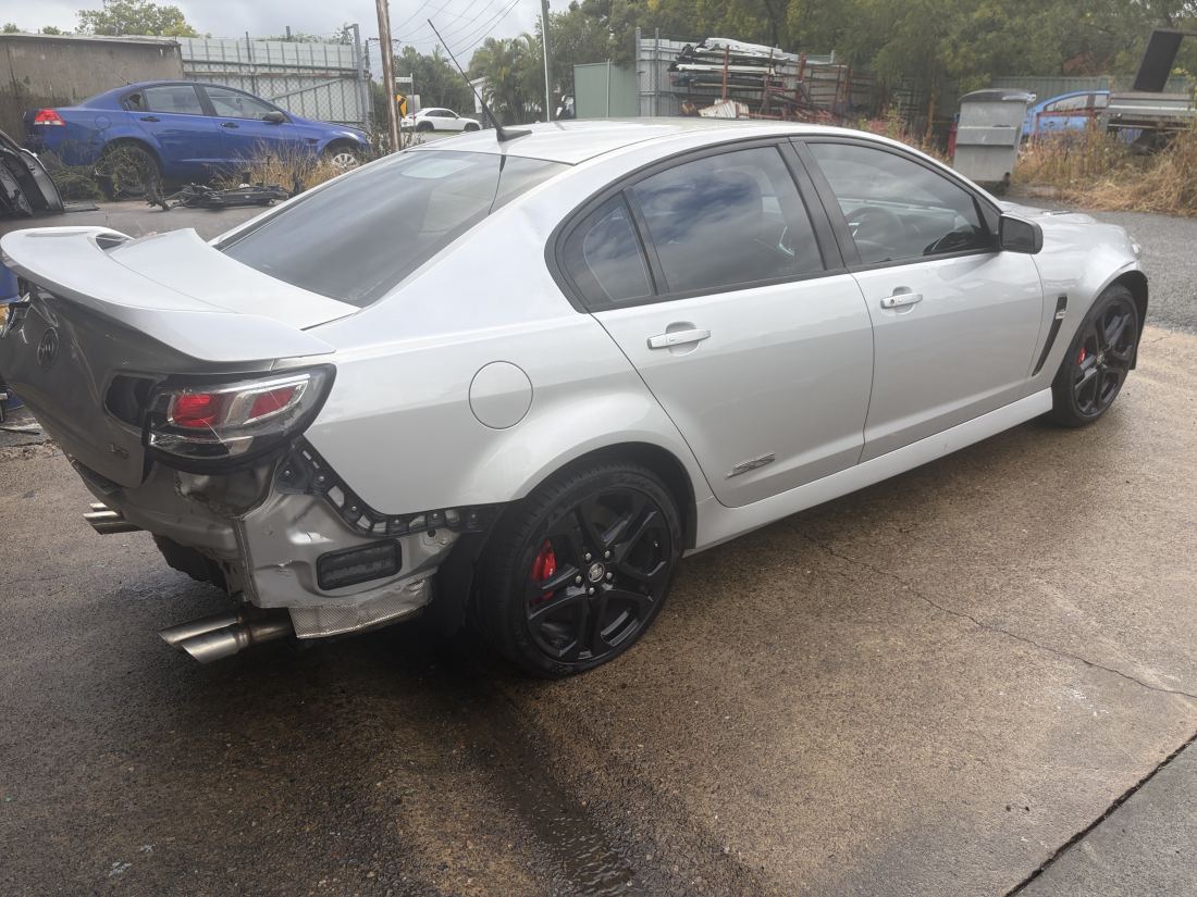 Wrecking 2017 VF 2 SSV Redline 6.2 LS3 V8 auto 69,000km - Image 4