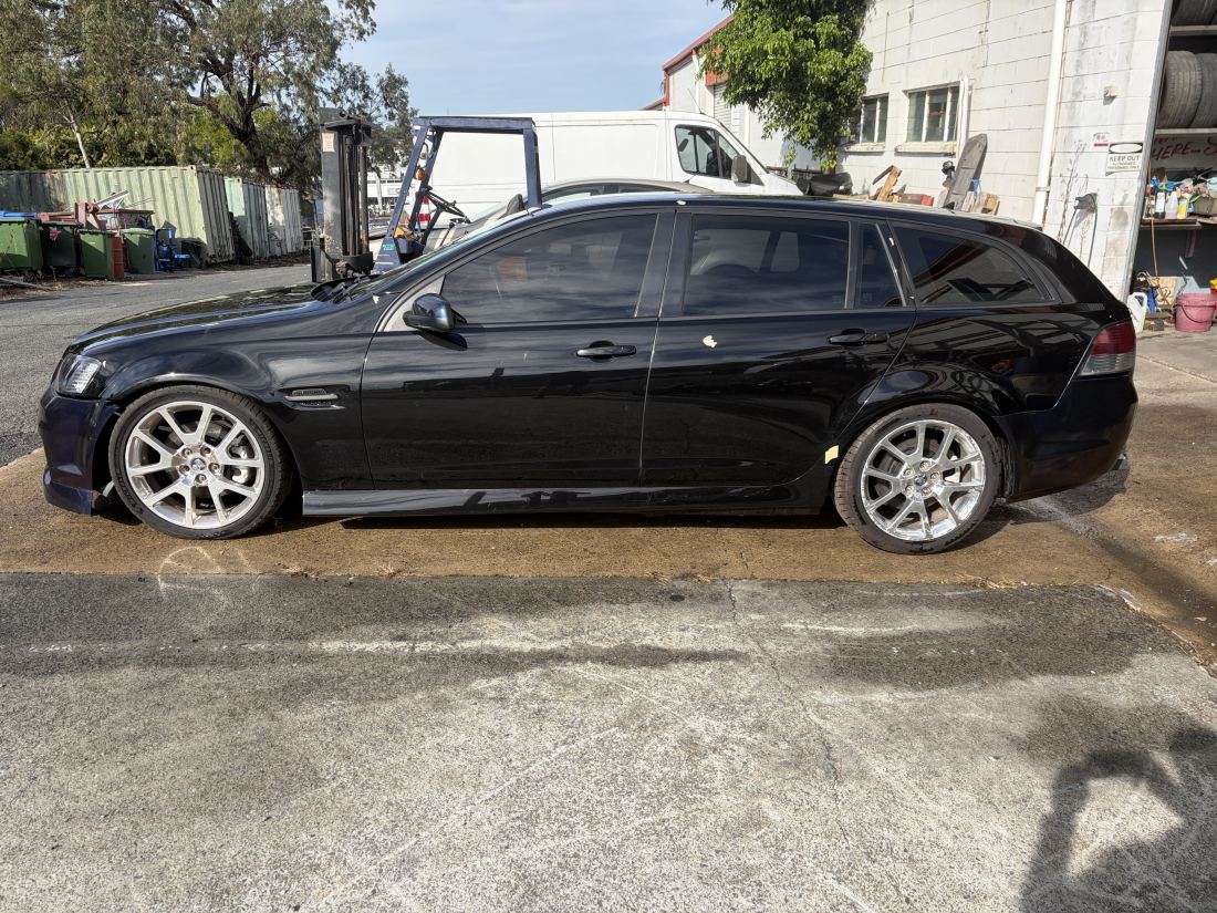 Wrecking 457HP Cammed 2011 VE SSV Sportswagon 6.0 L77 V8 TR6060 6 speed manual 236ks - Image 2