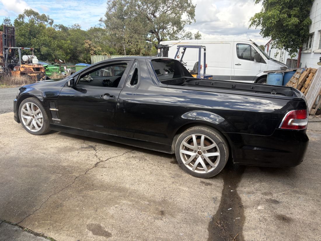 Damaged 2010 VE HSV E2 GXP Maloo rolling shell. Clear title No WOVA - Image 2