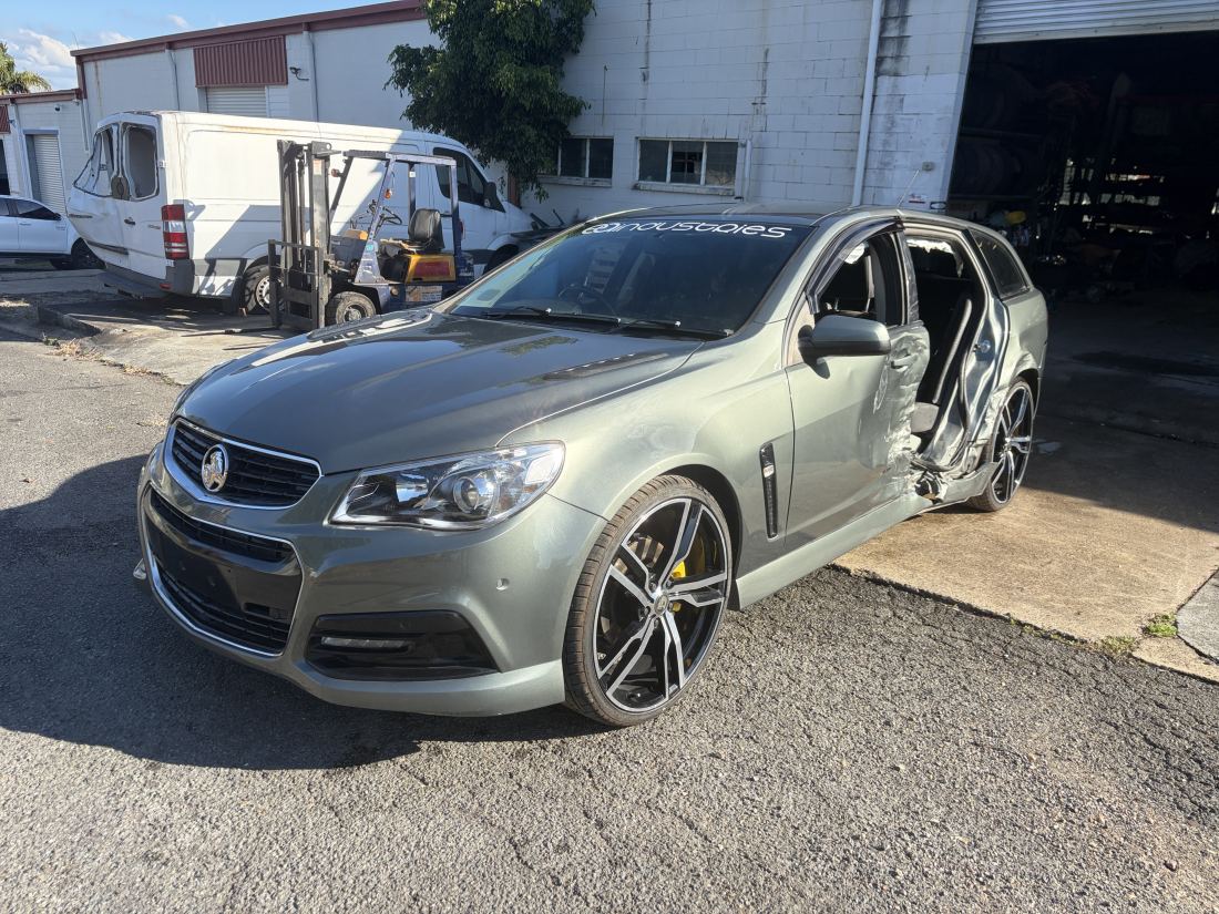 Wrecking VF SS Sportswagon 6.0 L77 V8 Auto 204ks. Most parts available