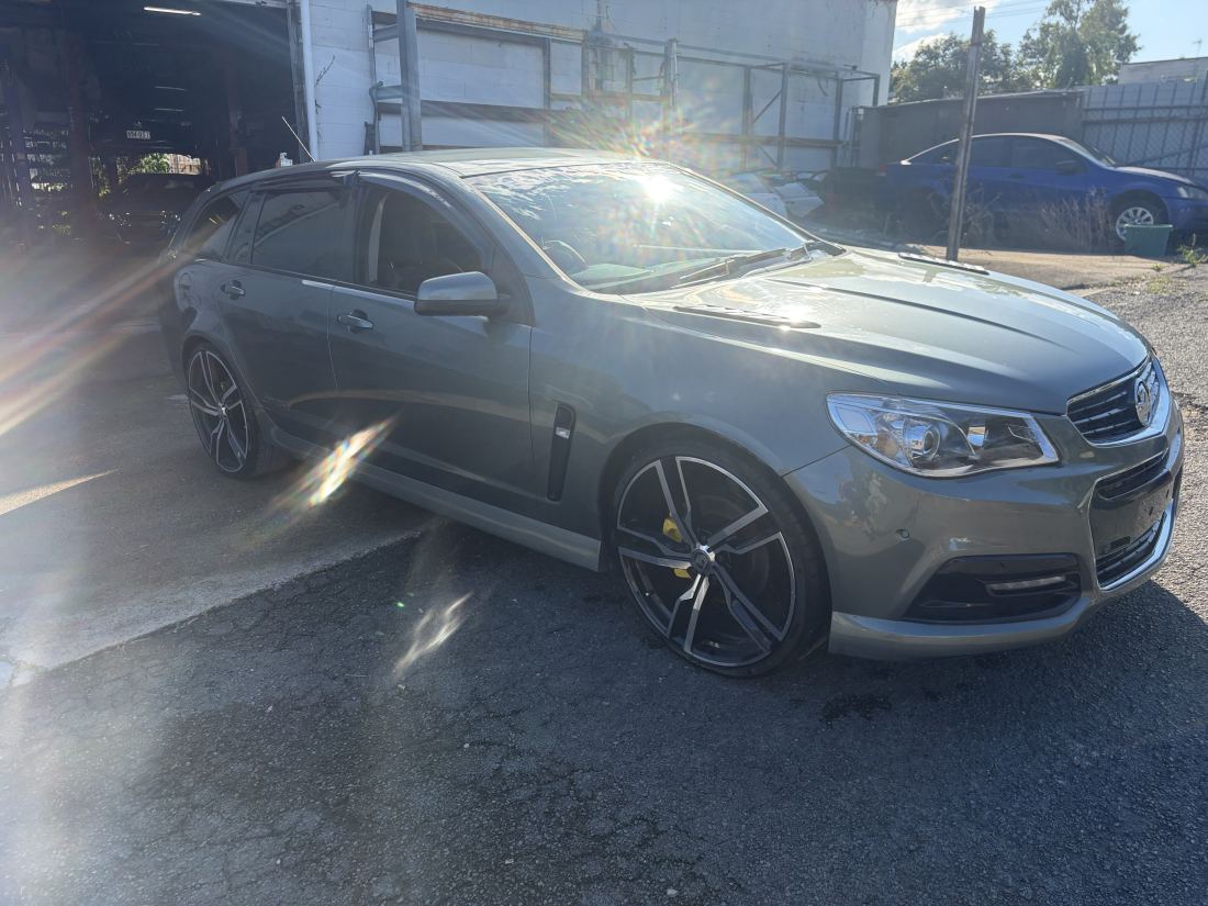 Wrecking VF SS Sportswagon 6.0 L77 V8 Auto 204ks. Most parts available - Image 10