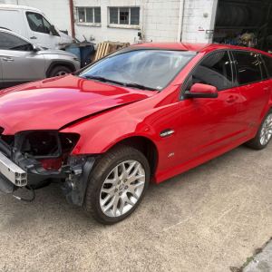 Damaged 2008 VE SSV Sportswagon rolling shell. Clear title No WOVA