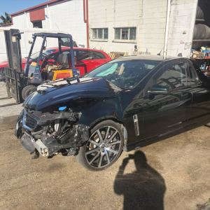 Wrecking VF SV6 Holden Commodore Ute 3.6 LFX auto 86,000km