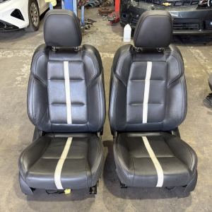 VF Calais V Fully power adjustable electric front black leather seats
