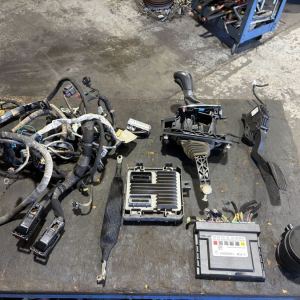 VF 2 HSV SSV SS 6.2 LS3 Engine harness, ECU, BCM, Maf, Accelerator pedal, shifter
