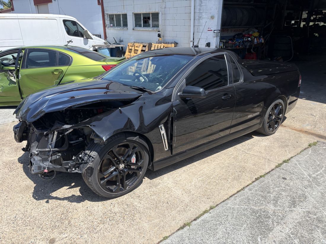 Wrecking 2014 VF 1 SSV Redline Ute Cammed 6.0 L77 V8 6 speed TR6060 manual 54ks