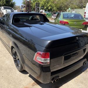 Genuine Twin Hump hardlid with fitting kit suit VF Ute