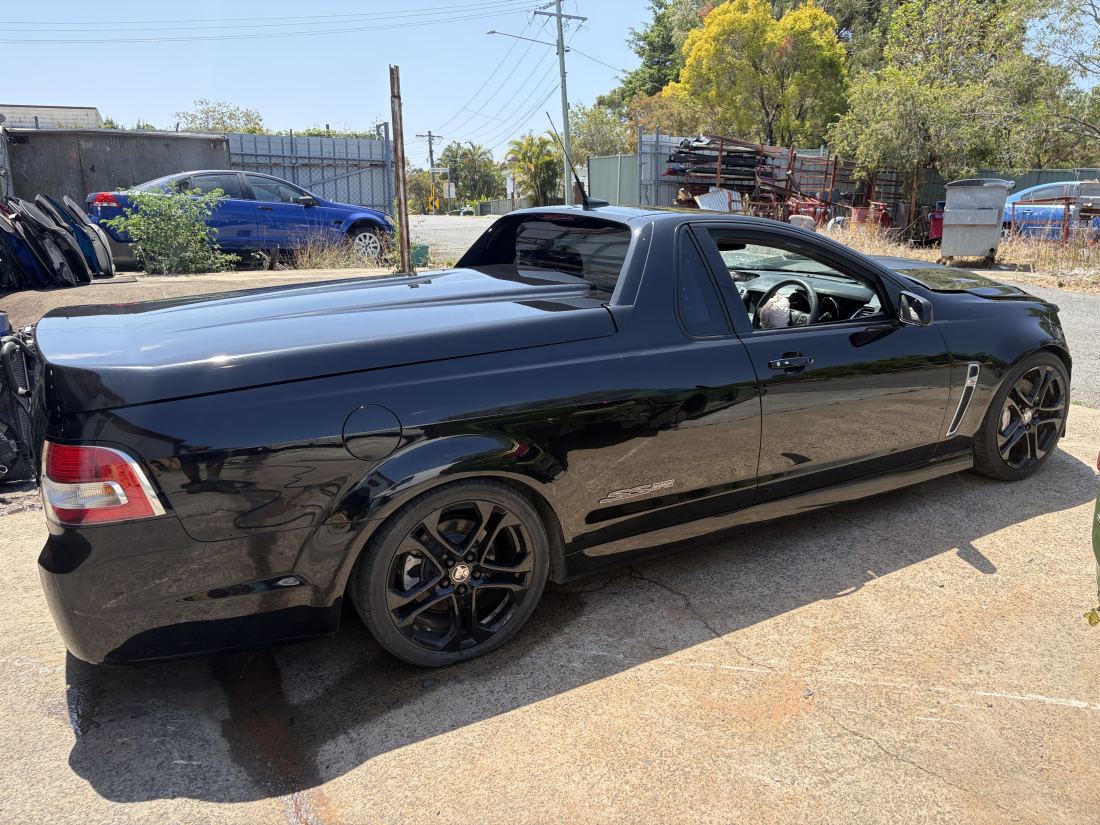 Wrecking 2014 VF 1 SSV Redline Ute Cammed 6.0 L77 V8 6 speed TR6060 manual 54ks - Image 5
